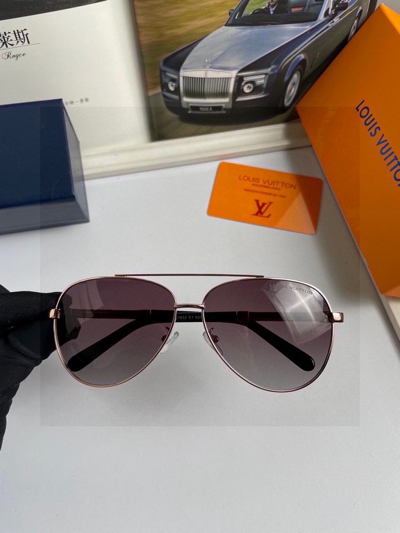 . New   Brand Louis Vuitton LV  High Quality Men's Polarized Sunglasses   Material imported Polaroid polarized lenses,   stainless steel alloy frames,   texture is superb, men's driving essentials.