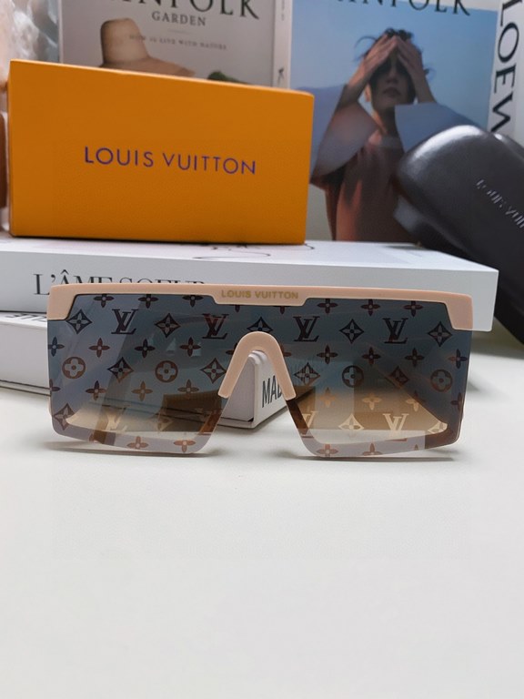 Yang Yang the same LV Louis Vuitton 2024 new sun shades, cool style, not necessarily attract men, but certainly attract a young lady!