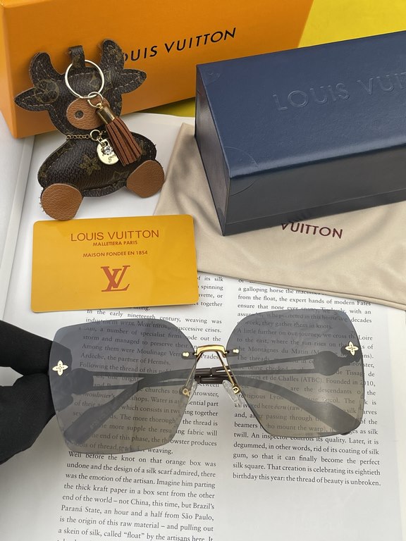 [Nylon Series] lv large frame sunglasses sunglasses classic box design, not pick face type, whether with a coat or dress are very temperament nylon polarized lenses to prevent ultraviolet Model L0612