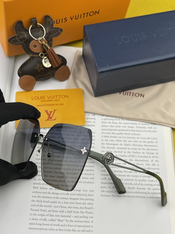 [Nylon Series] lv large frame sunglasses sunglasses classic box design, not pick face type, whether with a coat or dress are very temperament nylon polarized lenses to prevent ultraviolet Model L0612