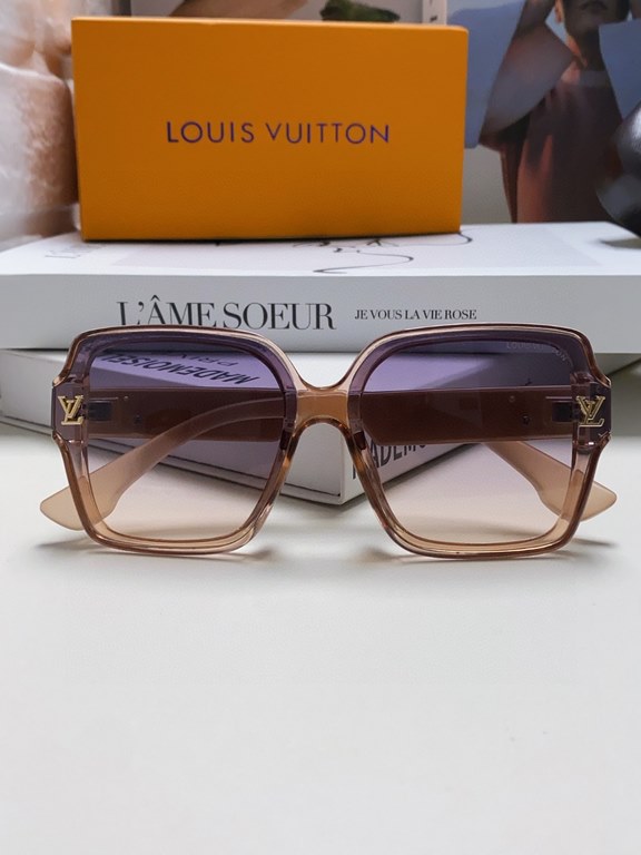 LV Louis Vuitton 2024 new women's square frame sunglasses driving sunglasses new sunglasses fashionable and generous comfortable and lightweight exquisite luxury ultra-lightweight