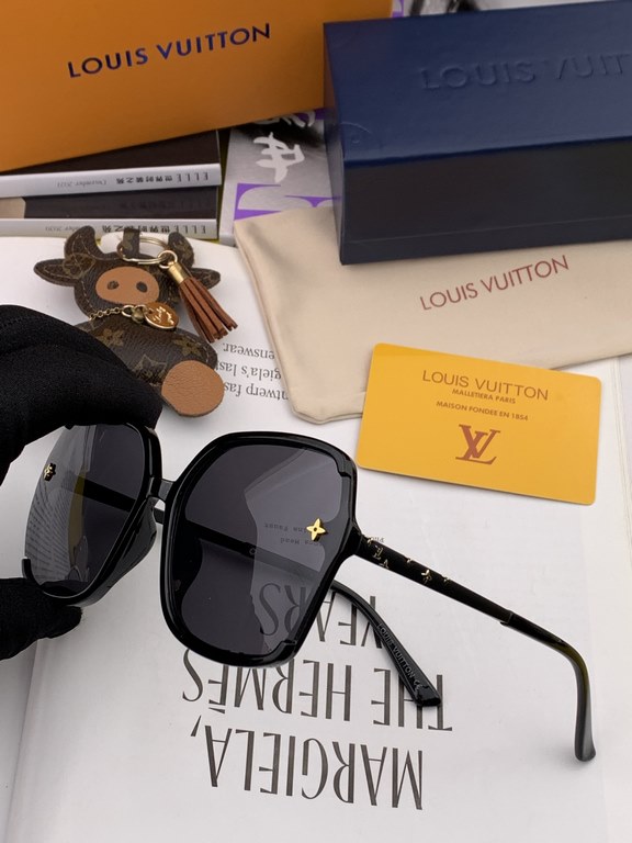 [TR Polarized Series] lv large frame sunglasses sunglasses classic box design, not pick face type, whether with a coat or dress are very temperamental polarized lenses to prevent ultraviolet Model L5263