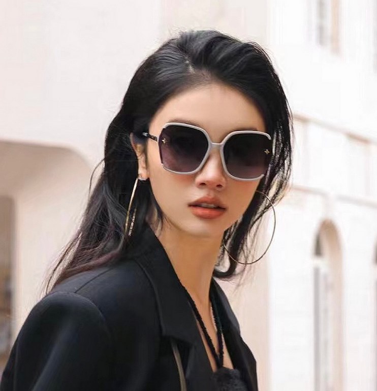 [TR Polarized Series] lv large frame sunglasses sunglasses classic box design, not pick face type, whether with a coat or dress are very temperamental polarized lenses to prevent ultraviolet Model L5263