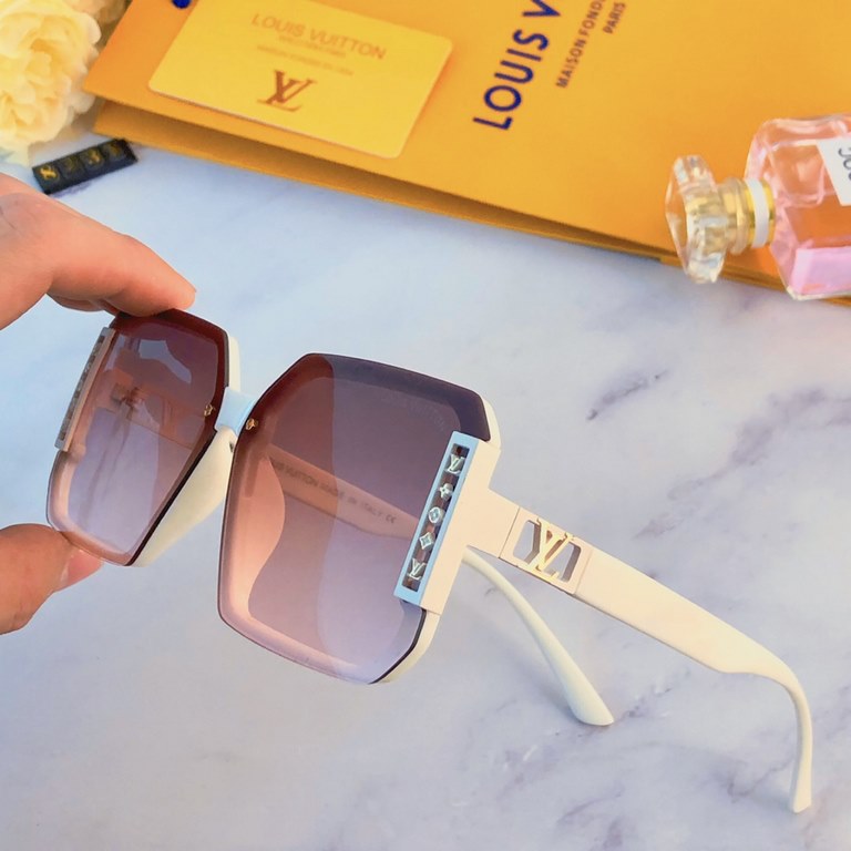 LV2023 new square sunglasses female fashion Korean version of shaking live glasses net red street shooting sunglasses tide