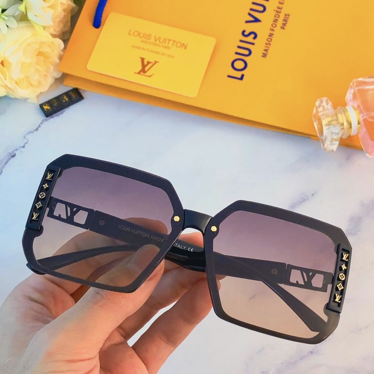 LV2023 new square sunglasses female fashion Korean version of shaking live glasses net red street shooting sunglasses tide