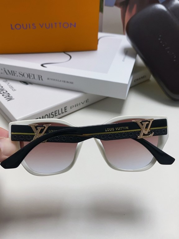 LV Louis Vuitton thick frame polygonal plate sunglasses female European and American wind UV protection sunglasses high goods show face small fashion trend female models