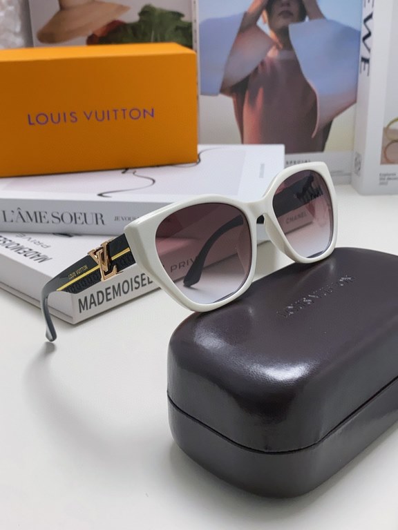 LV Louis Vuitton thick frame polygonal plate sunglasses female European and American wind UV protection sunglasses high goods show face small fashion trend female models