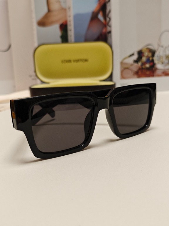 LV Louis Vuitton new sunglasses retro personality avant-garde sunglasses model model high quality plate high quality box