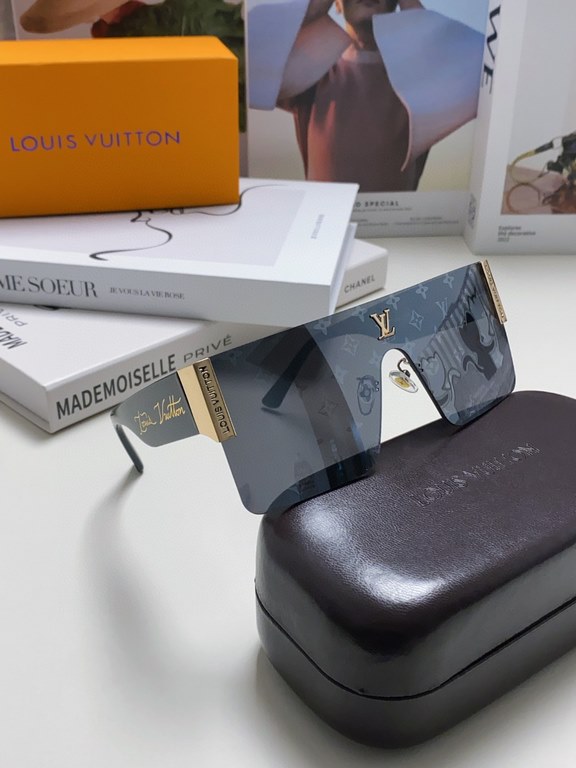 Lv Louis Vuitton 2024 new model model metal square one-piece large frame sunglasses women men universal fashion sun shading sunglasses silver film