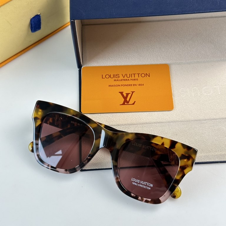 223 LOUIS VUITTO Z1647W The LV initials elegantly inlaid on the temples show the brand's mastery of craftsmanship DETAILS original  SIZE 50-21 145