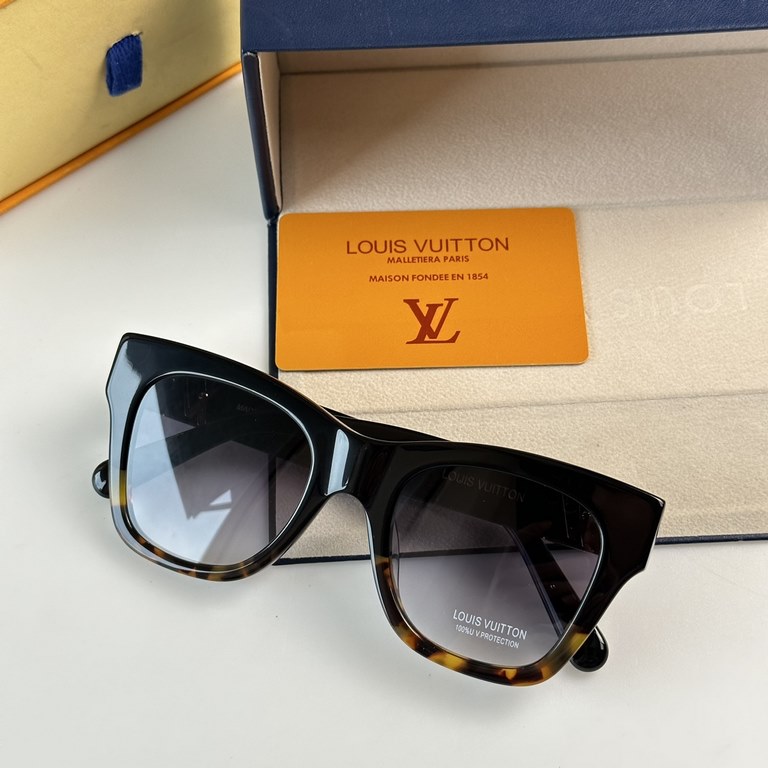 223 LOUIS VUITTO Z1647W The LV initials elegantly inlaid on the temples show the brand's mastery of craftsmanship DETAILS original  SIZE 50-21 145