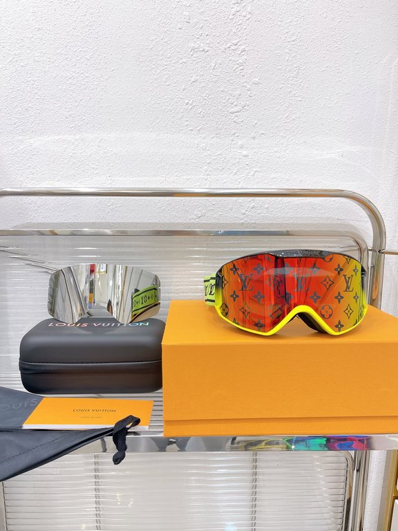 Lv ski goggles   new color