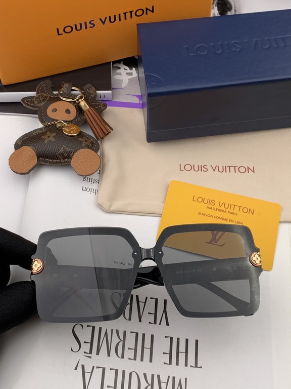 lv large frame sunglasses sunglasses classic box design, not pick face type, whether with a coat or dress are very temperament prevention UV Model Model L6147