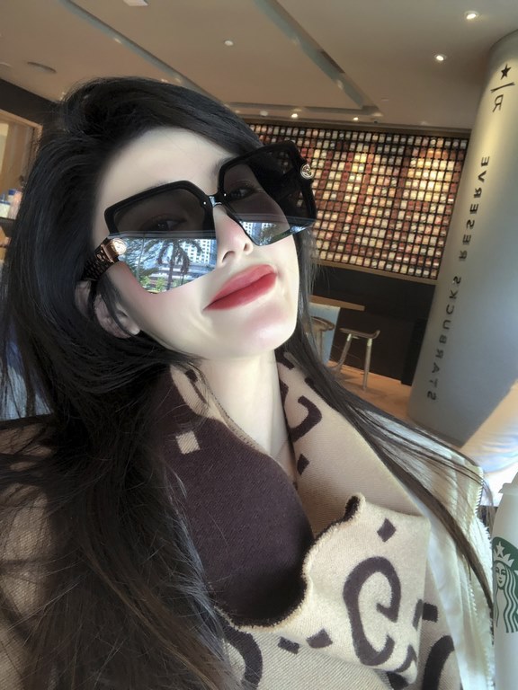 lv large frame sunglasses sunglasses classic box design, not pick face type, whether with a coat or dress are very temperament prevention UV Model Model L6147