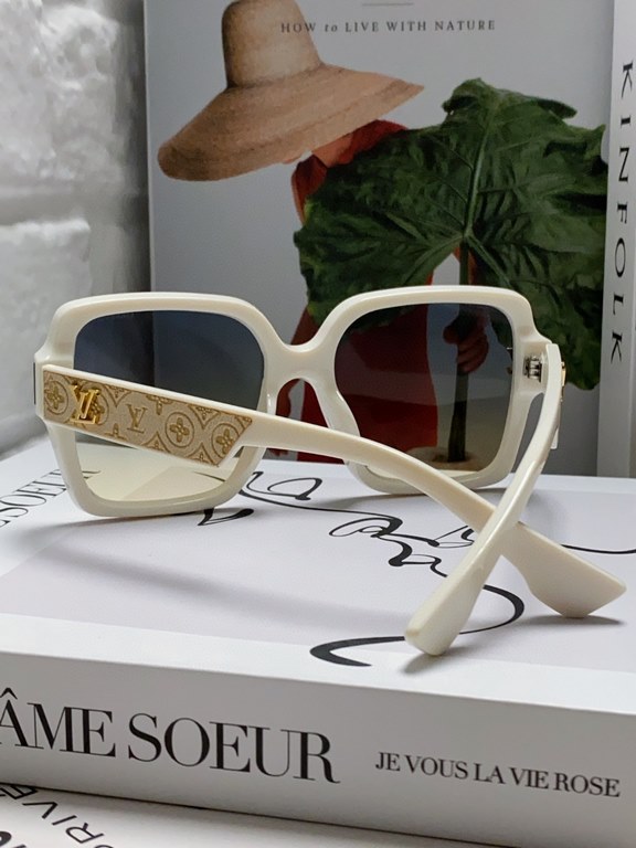 LV Louis Vuitton 2024 new women's square frame sunglasses driving sunglasses new sunglasses fashionable and generous comfortable and lightweight exquisite luxury ultra-lightweight