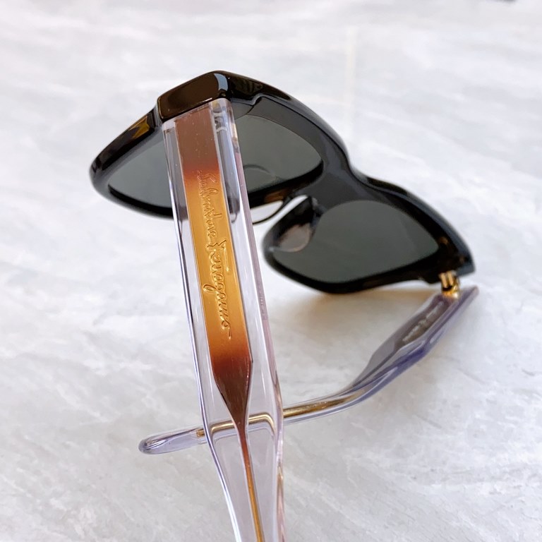 Salvatore Ferragam 】Ferragamo new sunglasses, MODEL SF1087S, SIZE 56 mouth 18-145