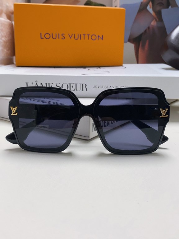 LV Louis Vuitton 2024 new women's square frame sunglasses driving sunglasses new sunglasses fashionable and generous comfortable and lightweight exquisite luxury ultra-lightweight