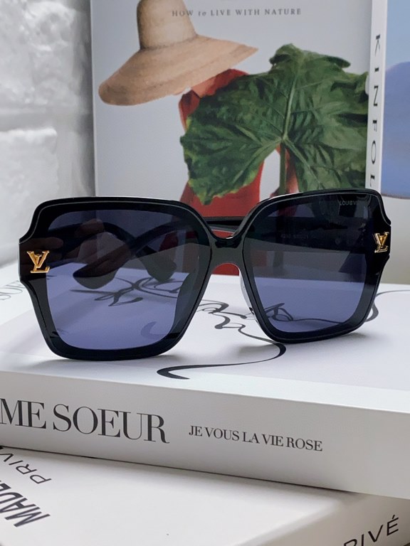 LV Louis Vuitton 2024 new women's square frame sunglasses driving sunglasses new sunglasses fashionable and generous comfortable and lightweight exquisite luxury ultra-lightweight