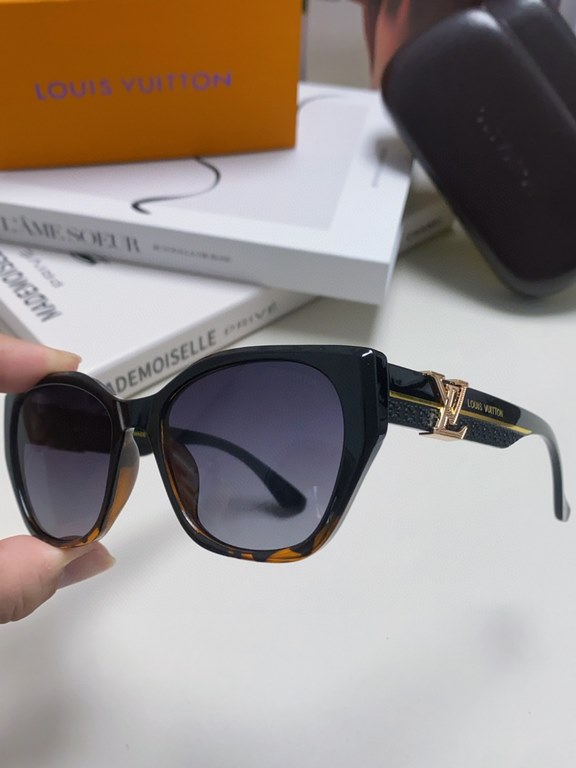 LV Louis Vuitton thick frame polygonal plate sunglasses female European and American wind UV protection sunglasses high goods show face small fashion trend female models