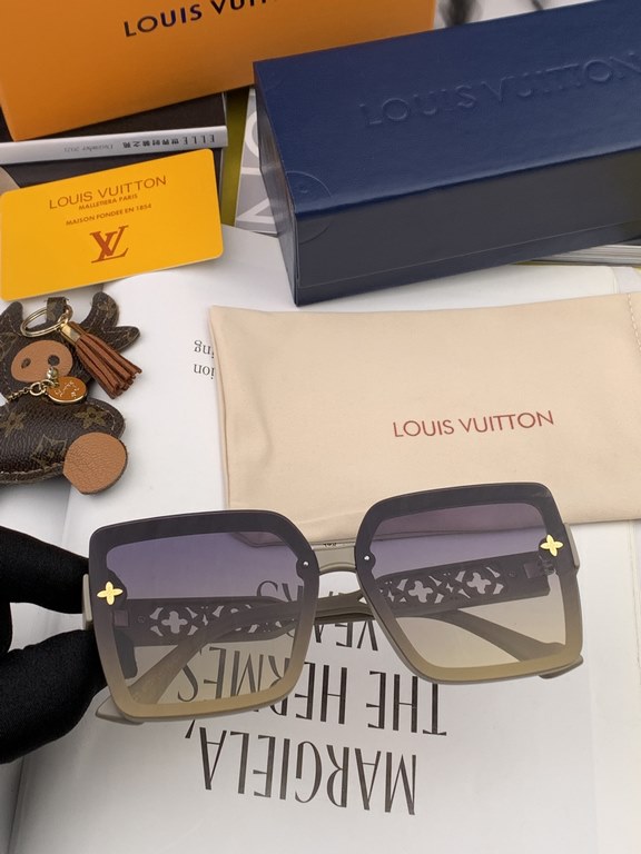 LV sunglasses tide official website model with models [Rose] [Rose] four-leaf clover   exquisite personality design simple fashion high quality worth having absolutely tide explosion throughout the summer new models L551