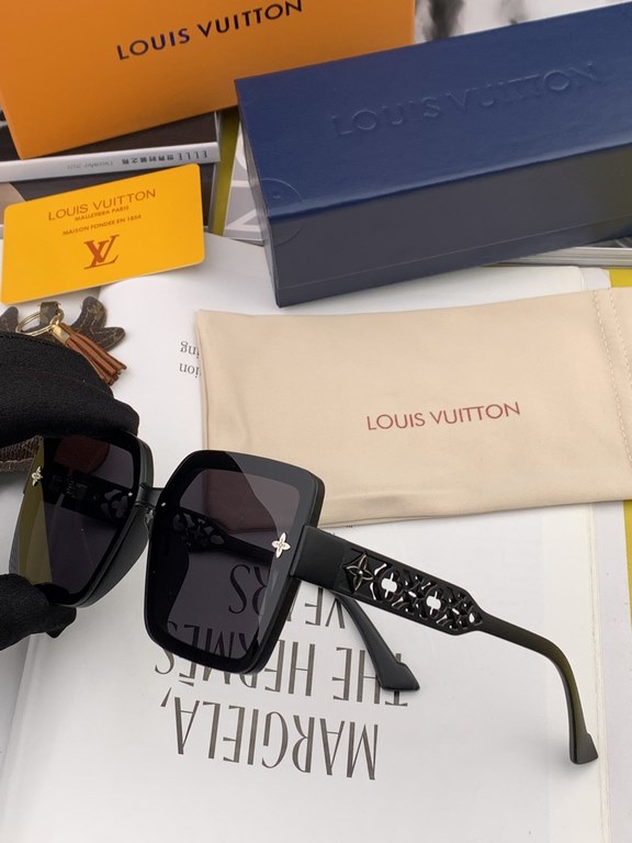 LV sunglasses tide official website model with models [Rose] [Rose] four-leaf clover   exquisite personality design simple fashion high quality worth having absolutely tide explosion throughout the summer new models L551