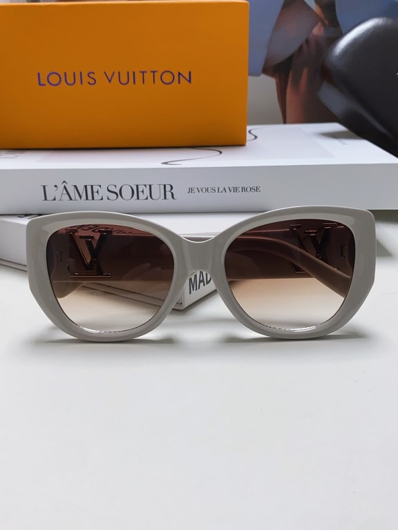 LV Louis Vuitton Retro cat eye butterfly sunglasses women large frame spicy girl round face show face small advanced sense of ultraviolet protection sunglasses tide ladies glasses