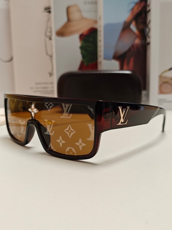 LV Louis Vuitton 2024 Europe and the United States men and women face cover thin new tide anti-ultraviolet all-in-one wind sunglasses sunglasses net red plate sunglasses super strong goggles