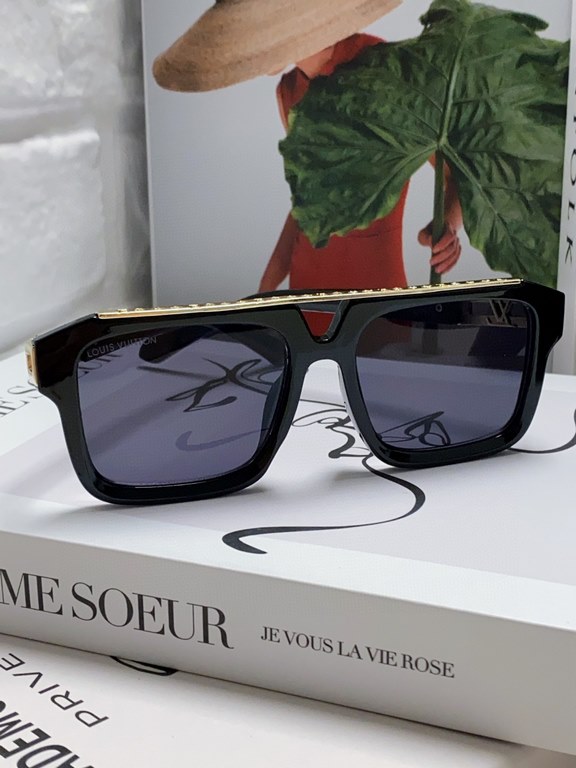 Lv Louis Vuitton star with the same sunglasses men and women Liu Zhuhong sunglasses tide driving mirror UV protection concave modeling Men and women universal