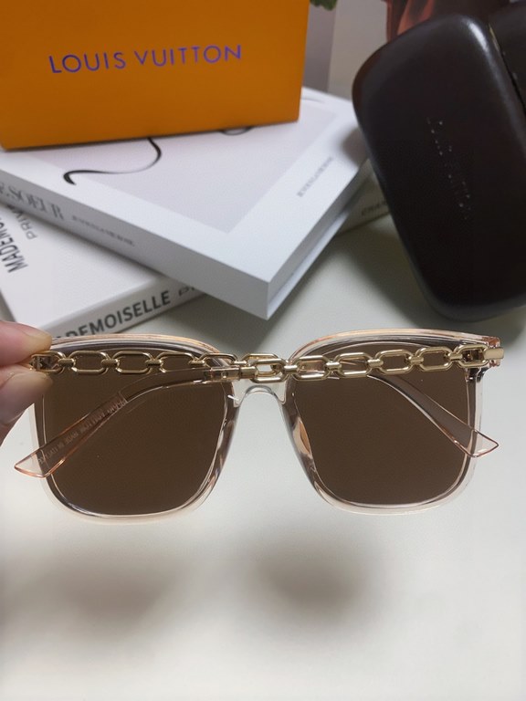 LV Louis Vuitton 2024 early spring new models Many stars with the same models.LV new large frame sunglasses Polaroid ultra-clear sunglasses