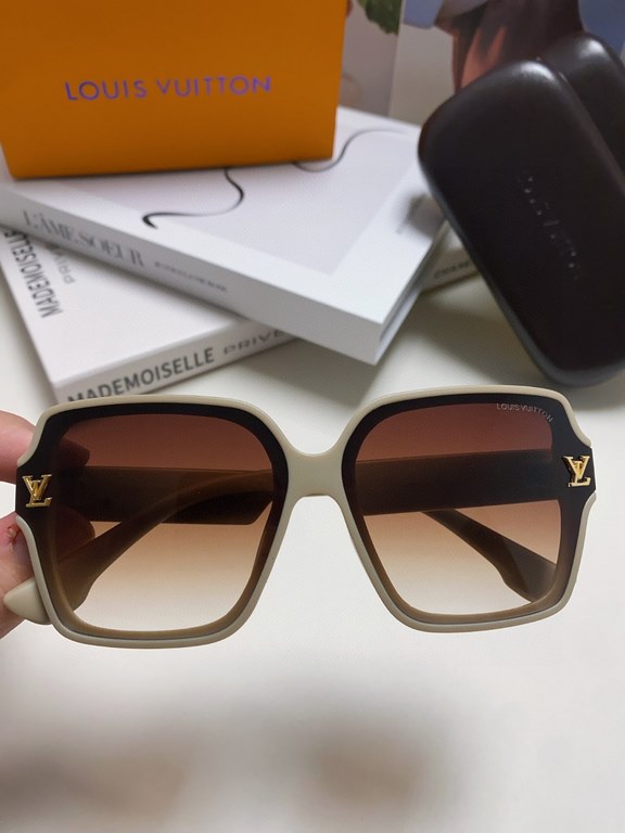 LV Louis Vuitton 2024 new women's square frame sunglasses driving sunglasses new sunglasses fashionable and generous comfortable and lightweight exquisite luxury ultra-lightweight