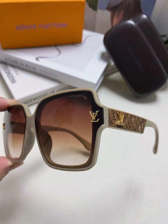 LV Louis Vuitton 2024 new women's square frame sunglasses driving sunglasses new sunglasses fashionable and generous comfortable and lightweight exquisite luxury ultra-lightweight