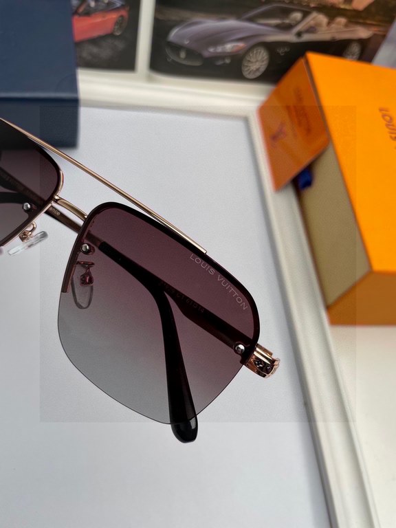 . New   Brand Louis Vuitton LV Original single quality men and women with the same polarized sunglasses   Material high-definition Polaroid polarized lenses, imported alloy printed logo mirror legs. Small frame exquisite