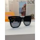 lv Louis Vuitton large frame sunglasses sunglasses classic box design, not pick face type, whether with a coat or a dress are very temperament polarized lenses to prevent ultraviolet rays