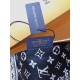 LV [AROUND THE WORLD] hair tie  PLV2141 ! Based on the work of renowned photographer Jacques Henri Lartigue, the Louis Vuitton hard case is featured alongside world-famous landmarks, highlighting the brand's travel herit