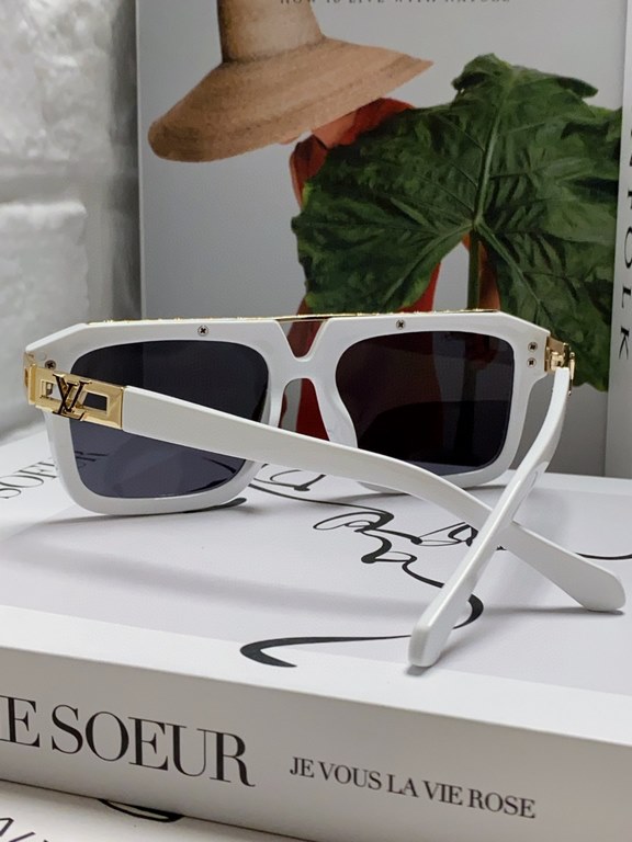 Lv Louis Vuitton star with the same sunglasses men and women Liu Zhuhong sunglasses tide driving mirror UV protection concave modeling Men and women universal