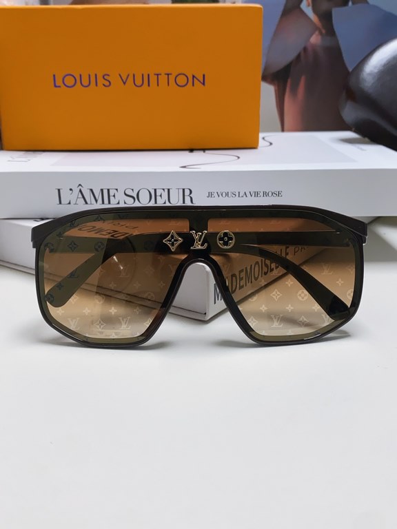 Lv Louis Vuitton 24 new net red women's sunglasses men and women fashion Europe and the United States anti-ultraviolet sunglasses