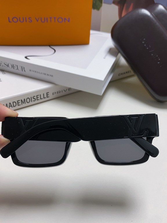 LV Louis Vuitton new sunglasses retro personality avant-garde sunglasses model model high quality plate high quality box