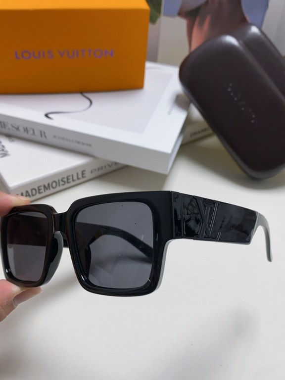 LV Louis Vuitton new sunglasses retro personality avant-garde sunglasses model model high quality plate high quality box