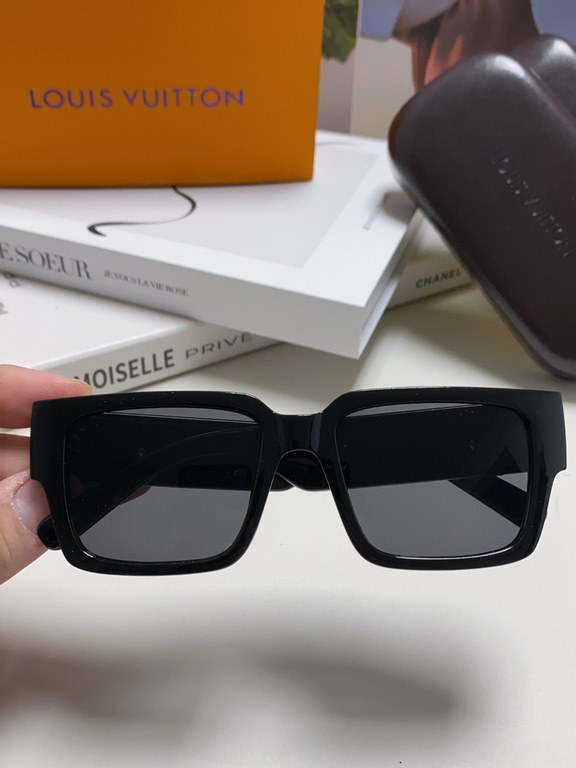 LV Louis Vuitton new sunglasses retro personality avant-garde sunglasses model model high quality plate high quality box