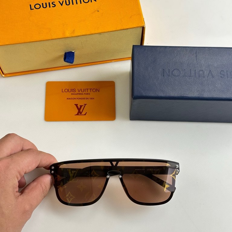 Internet Explosion In stock in large quantities. In stock. In stock LOUIS VUITTO MODEL Z1082 Z2329 Z2331 Z1487 Z1485 The original LV cut edge rimless shape Gorgeous turn with infinite taste Patterned design Classic uniqu