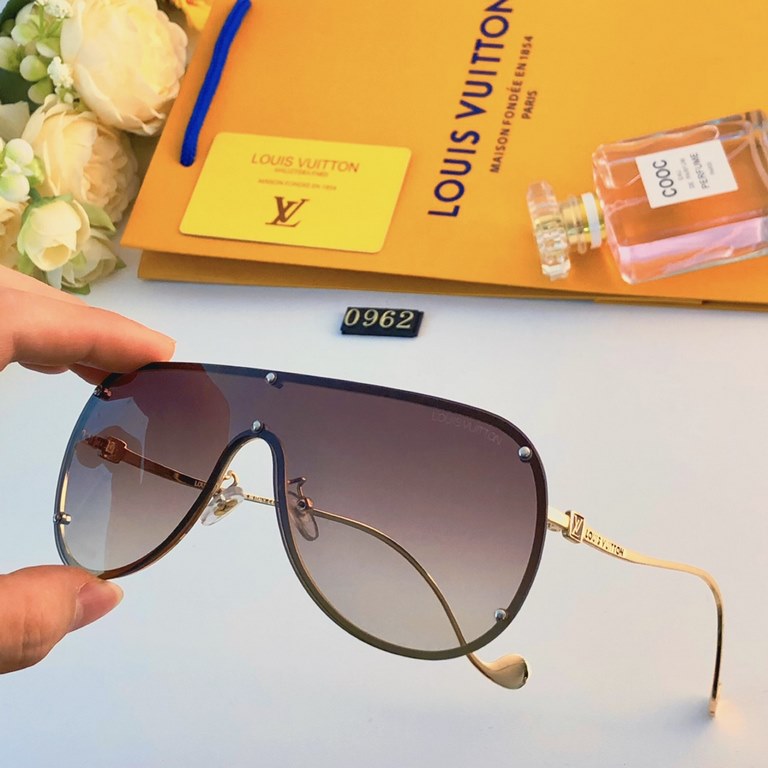 LV oversized frame sunglasses Europe and the United States connected sunglasses one-piece sunglasses wind mirror fashion trend sunglasses wide-angle vision glasses