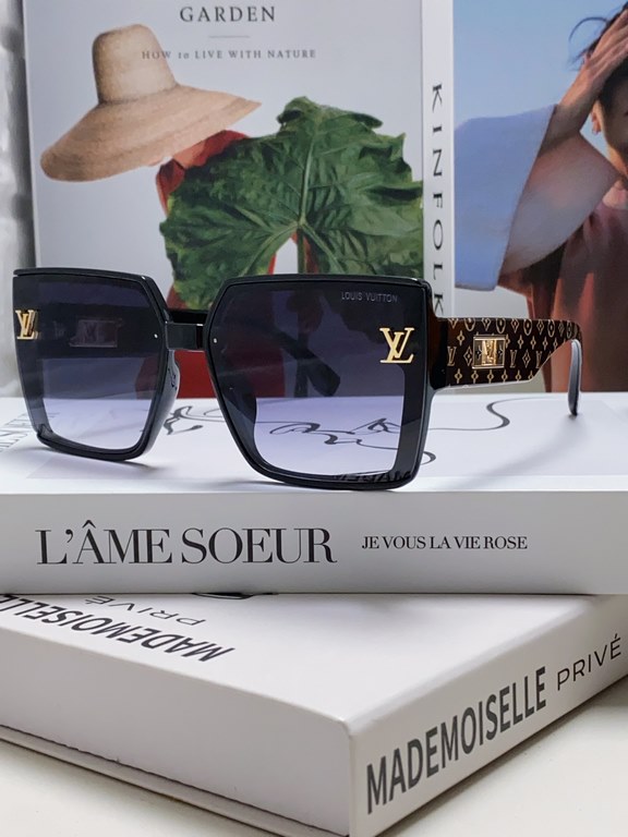 Lv Louis Vuitton 2024 new hollowed out polarized sunglasses women show face small fashion large frame sunglasses UV protection lightweight net red glasses for men and women