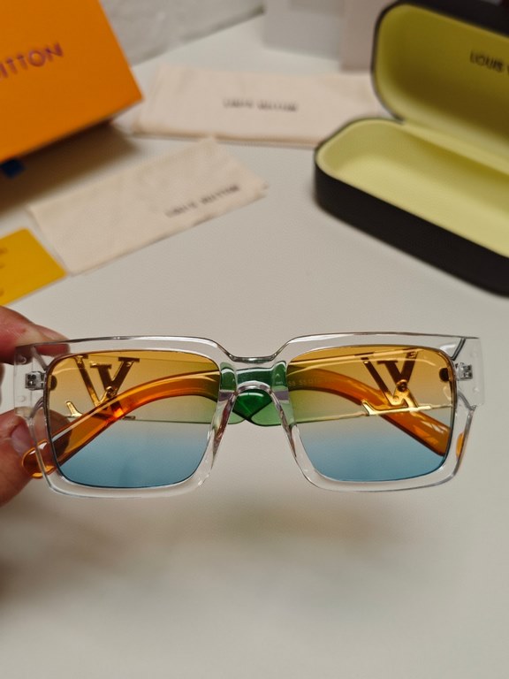 LV Louis Vuitton new sunglasses retro personality avant-garde sunglasses model model high quality plate high quality box