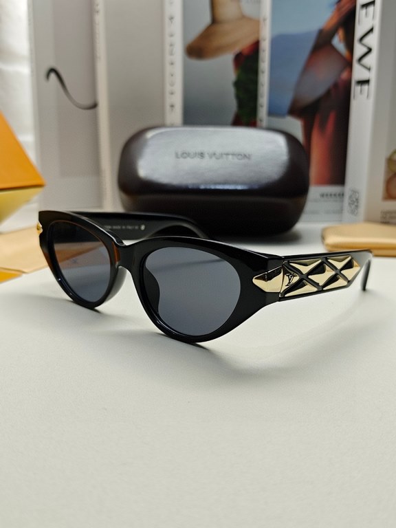 LV Louis Vuitton new cat-eye sunglasses   high-grade electroplated temples, men's and women's sun shades