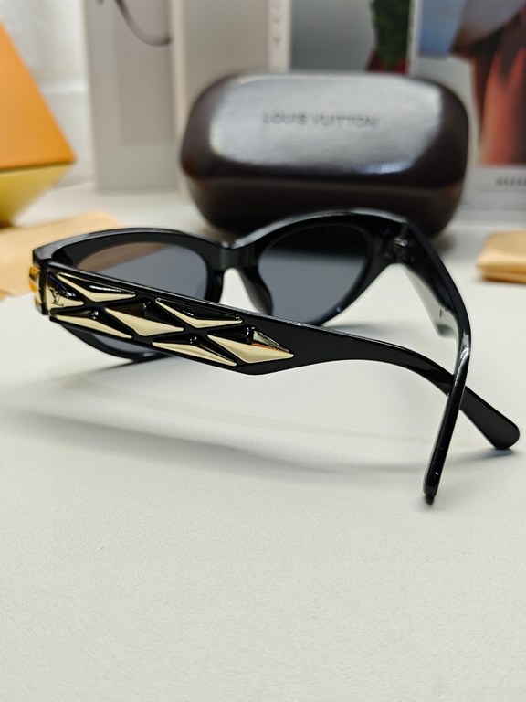 LV Louis Vuitton new cat-eye sunglasses   high-grade electroplated temples, men's and women's sun shades