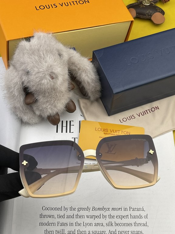 LV 2024 spring new Trendy explosion fashion box sunglasses high quality wear comfortable Net red tide models sunglasses Model L6302