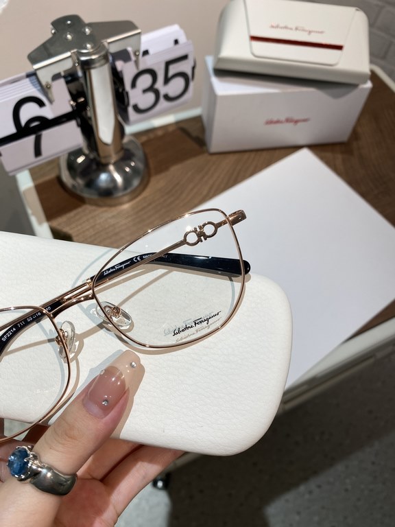 Salvatore ferragam Ferragam SF2214 polygonal frame myopia glasses  Plain glasses High quality Not picky face Know the goods to come Size 55-16-145 Women's Eyeglasses