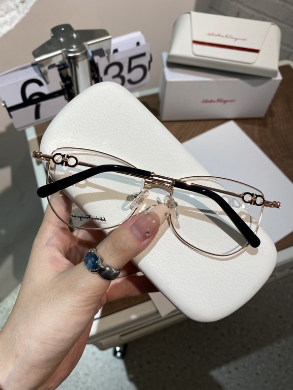 Salvatore ferragam Ferragam SF2214 polygonal frame myopia glasses  Plain glasses High quality Not picky face Know the goods to come Size 55-16-145 Women's Eyeglasses