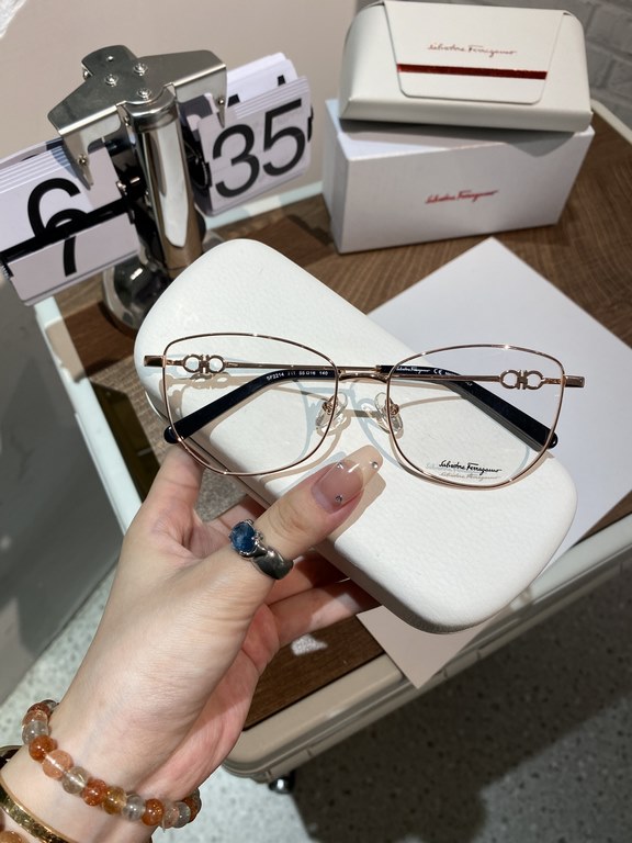 Salvatore ferragam Ferragam SF2214 polygonal frame myopia glasses  Plain glasses High quality Not picky face Know the goods to come Size 55-16-145 Women's Eyeglasses