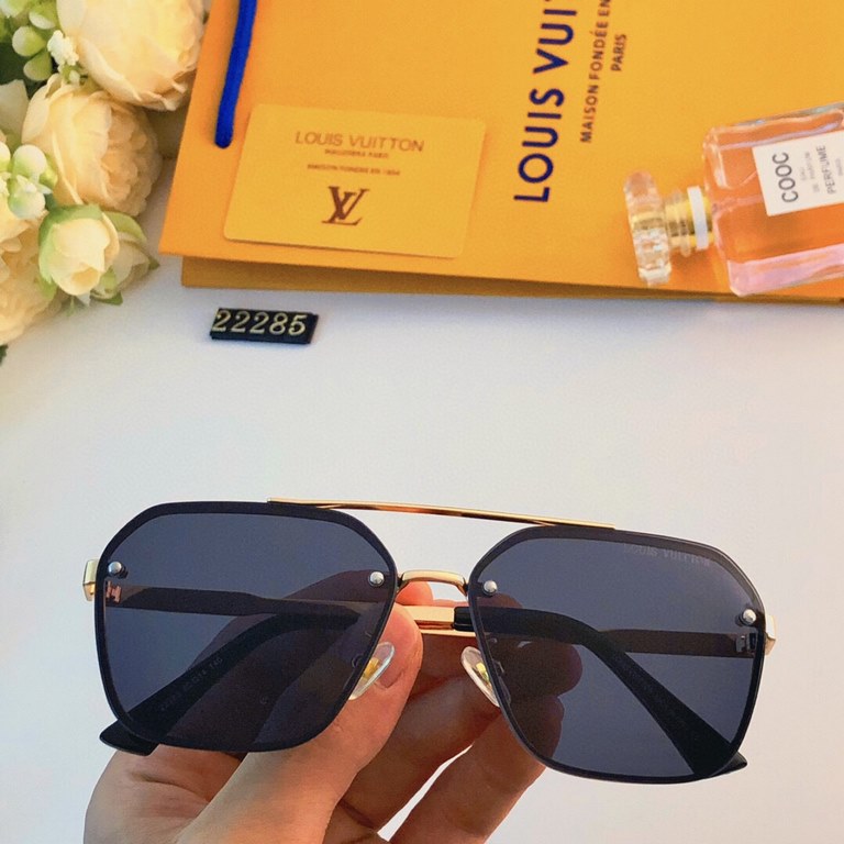 LV Europe and the United States big brand sports sunglasses new men's personalized sunglasses female anti-ultraviolet driving sunscreen couple glasses